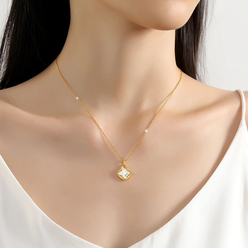 18K Gold Necklace Classic Four Leaf Clover 100% AU750 Pendant White Shell for Women Trendy
